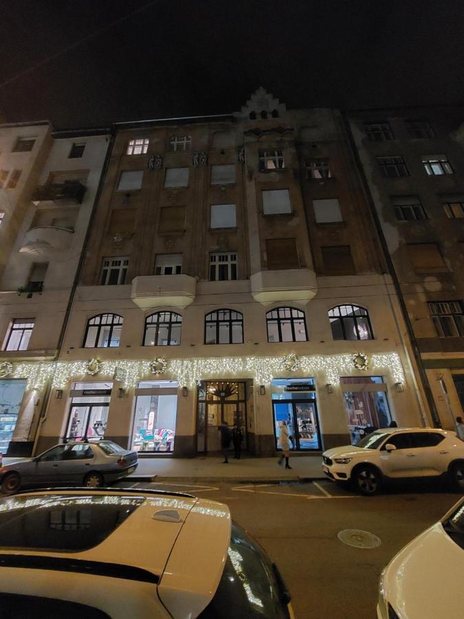 Suzan'S Apartment In The Heart Of Budapest Eksteriør bilde